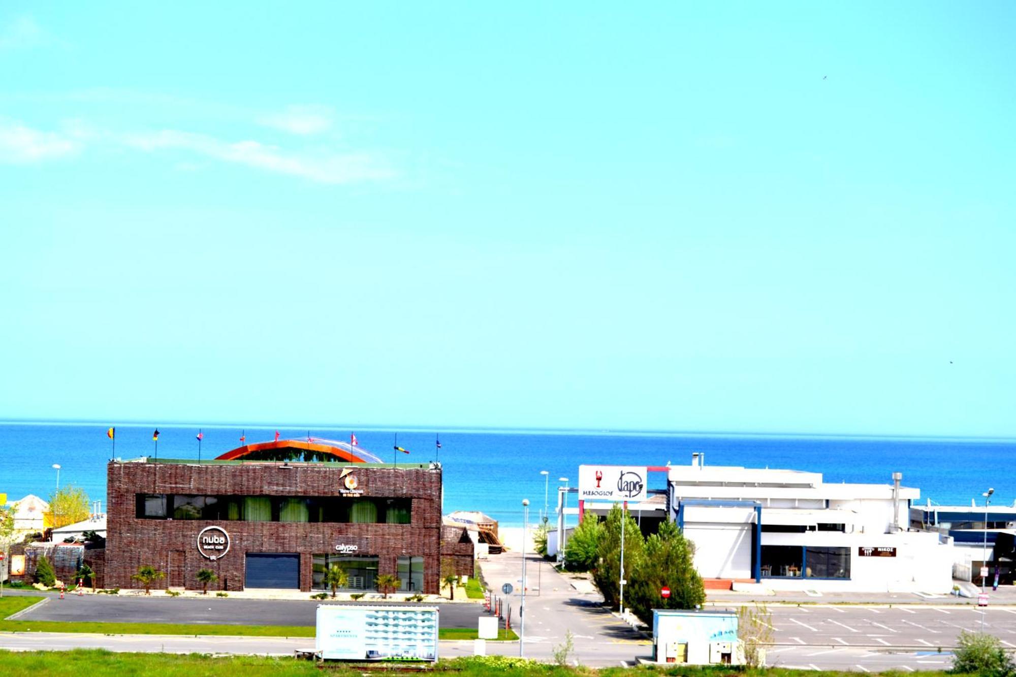 Luna Rossa Sumerland Mamaia Luaran gambar